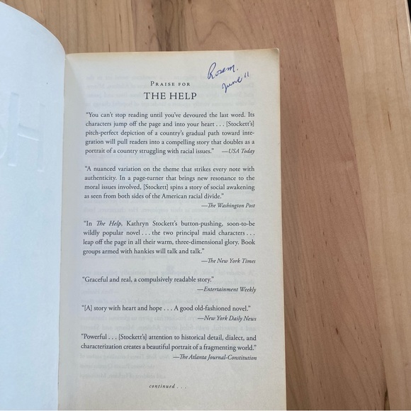 The Help by Kathryn Stockett - Softcover Novel, Fiction, Reading, Social, Book - Picture 3 of 4